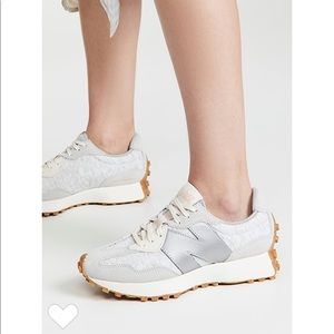 New Balance 327 Classic Trainers